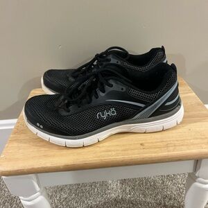 Ryka Dynamic Black and Gray Sneakers